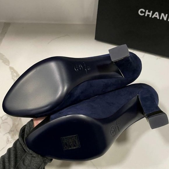 CHANEL 20A Suede Cap Toe CC Signature Metal Heel Pumps Shoes - Picture 10 of 12
